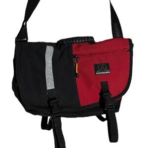 Yak Pak Brooklyn New York Messenger Bag crossbody bag YKK